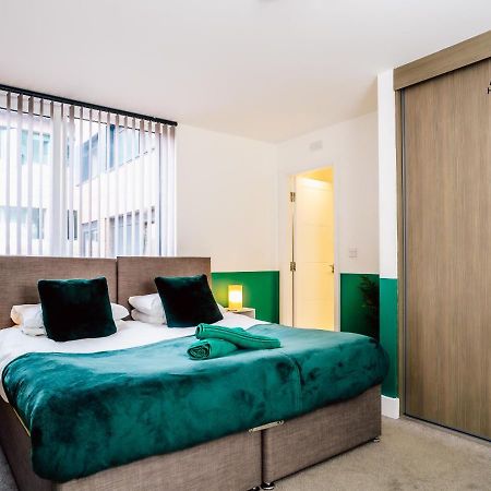 Modern Two-Bedroom Apartment - Central Location, Free Wi-Fi, Ideal For Long Stays By Av Hughes Properties Milton Keynes Exteriér fotografie